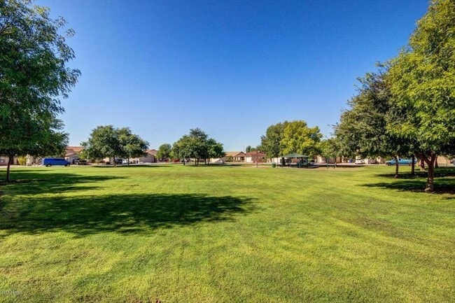 Building Photo - 11824 W Dahlia Dr