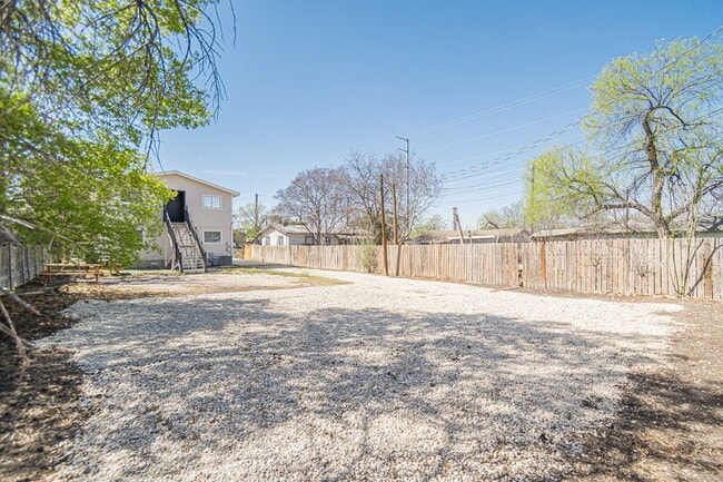 Building Photo - 2323 Arbor Pl