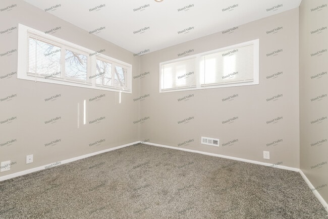 Building Photo - 6700 E 109 St