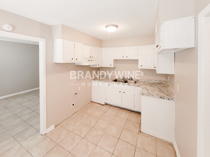 Building Photo - 3319 Shuster Cove