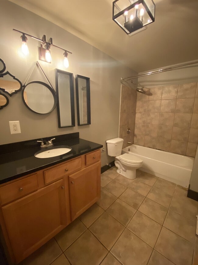 Building Photo - 403 S Gay St