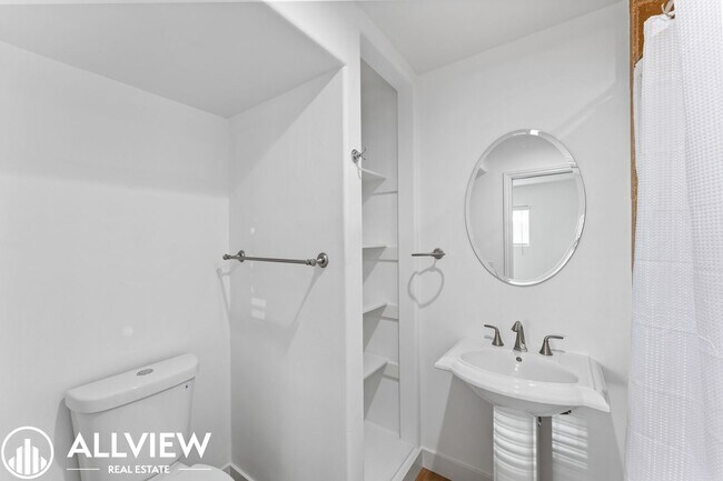 Building Photo - OCEAN VIEWS! Renovated 2 Bed, 2.5 Bath Townhome in San Clemente!