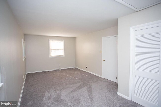 Building Photo - 1016 Eagle Ln