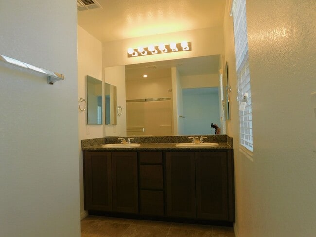 Building Photo - 1192 Mission View Ct