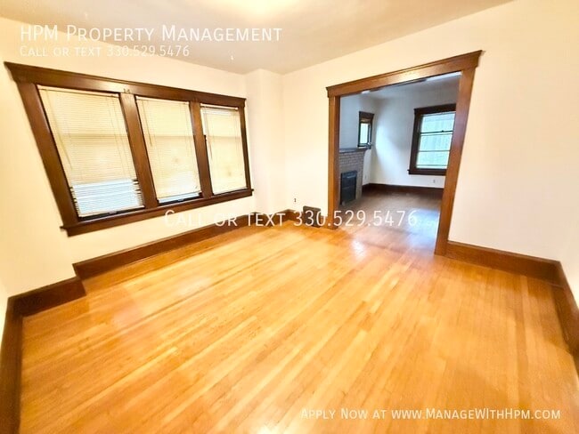 Building Photo - 1208 19th St NW