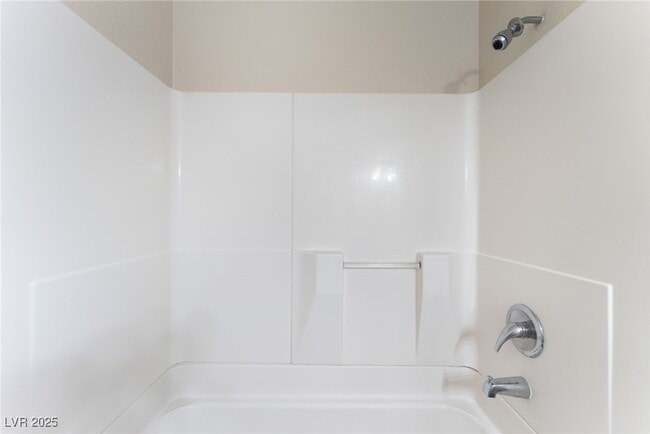 Building Photo - 3145 E Flamingo Rd