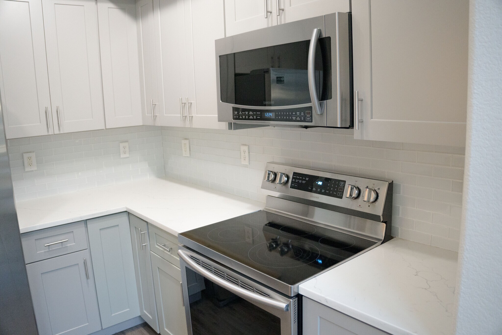 Building Photo - 900 S 94th St