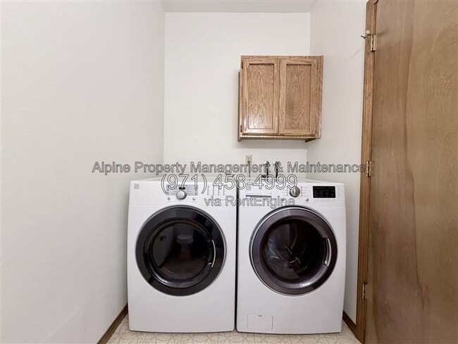 Building Photo - 7066 SW 156th Ave