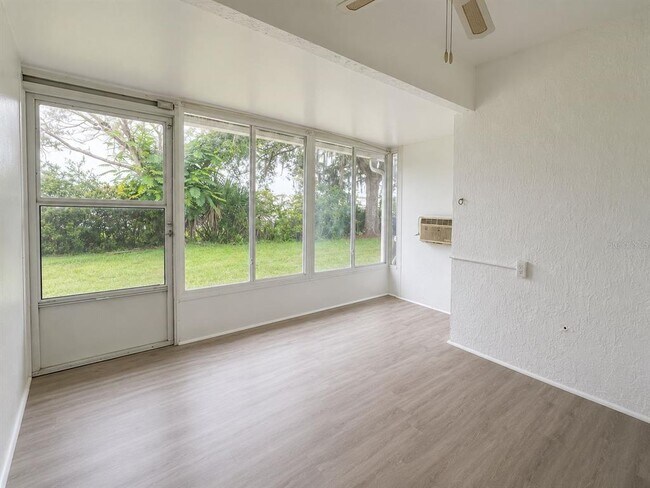 Building Photo - 14426 Island Cove Dr