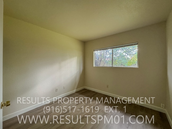 Building Photo - Cozy Citrus Heights Duplex