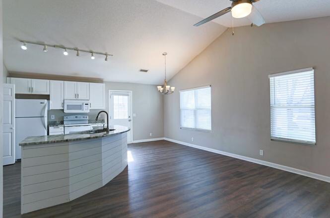 Building Photo - 350 Pawnee Trail