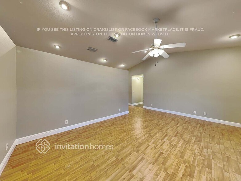 Building Photo - 5529 NW 62nd Ave