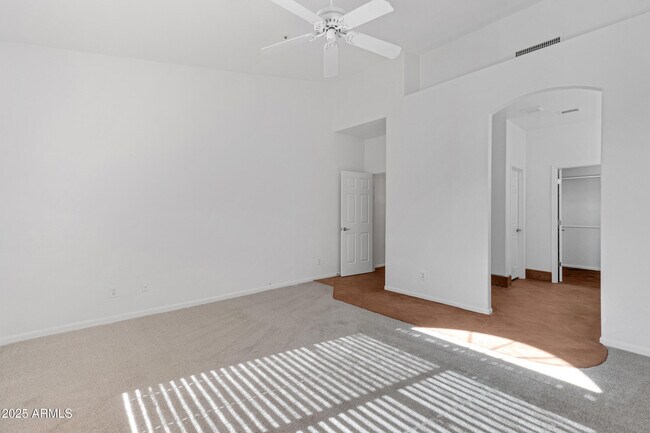 Building Photo - 8917 E Maple Dr