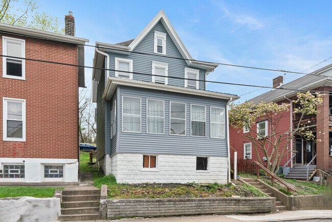 Building Photo - Unbeatable 4 Bedroom home in Greensburg available July 1!
