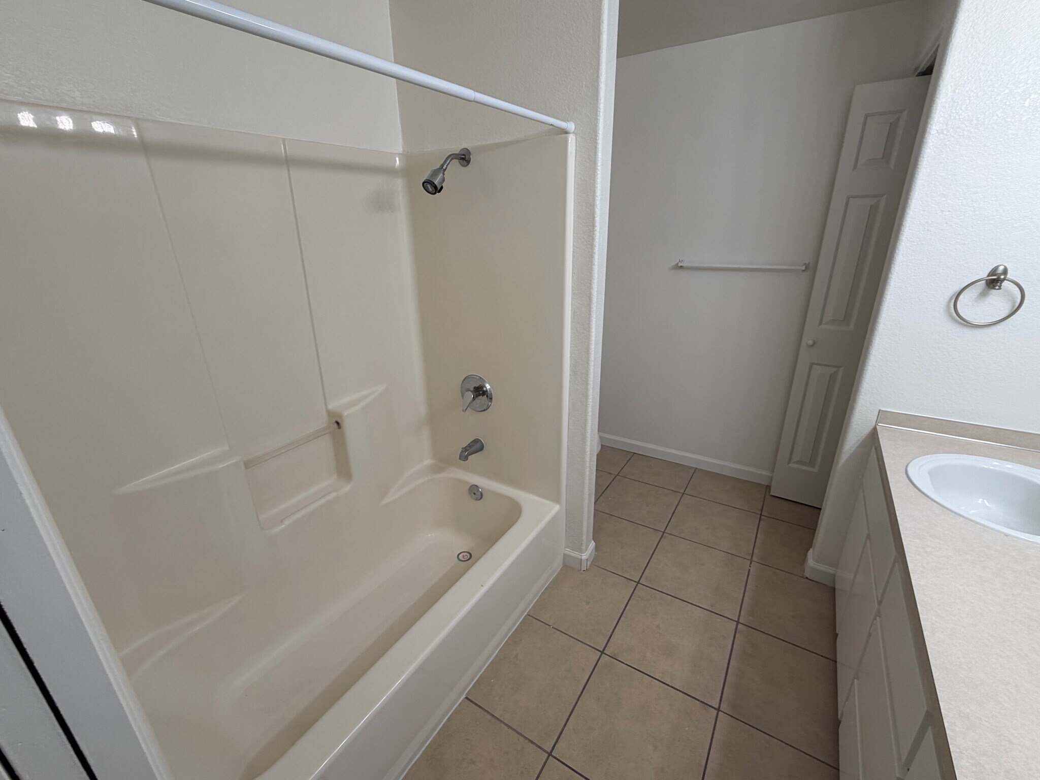 Building Photo - 4338 Ward Pl NE