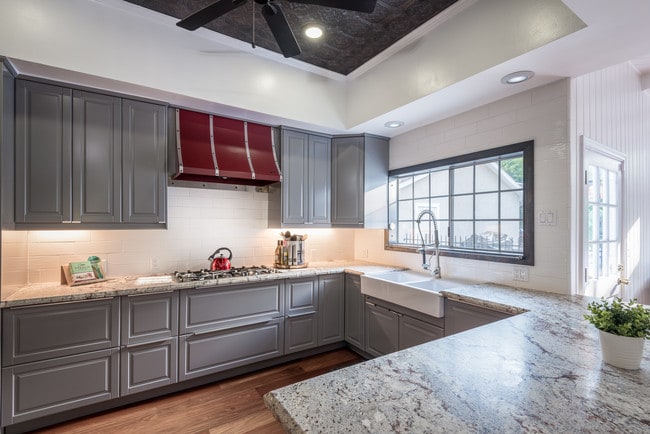 Building Photo - 10429 Wheatland Ave