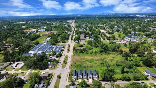 Building Photo - 1042 Homer St