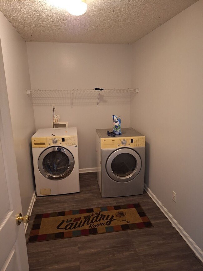 Building Photo - Wonderful Four Bedroom Home Located in Northeast Columbia!