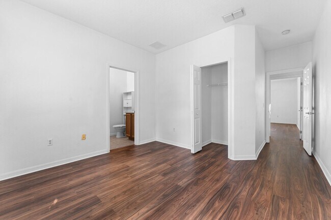 Building Photo - 3-Bedroom, 3-Bath Townhouse in Four Corners of Clermont – Close to Disney