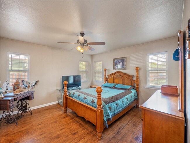 Building Photo - 691 Tamarack Dr