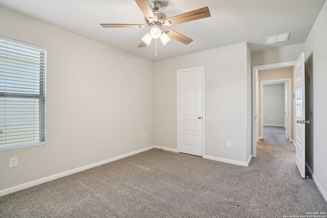 Building Photo - 7019 Vista Lp