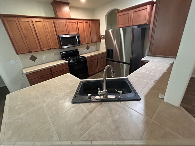 Building Photo - Comfortable 3-Bedroom Home in Gated Cottonwood Community