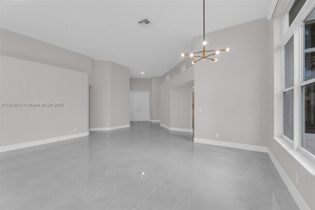 Building Photo - 2553 Bay Pointe Dr