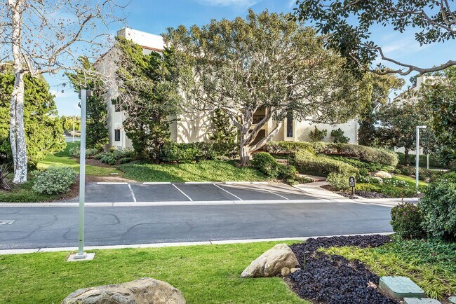 Building Photo - Unfurnished Spacious Montecito Shores 1700...