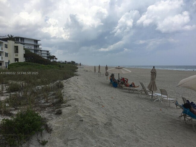 Building Photo - 2560 S Ocean Blvd