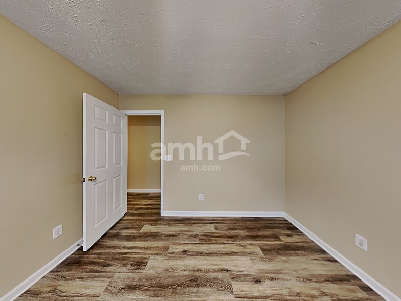 Building Photo - 2912 Canopy Cir