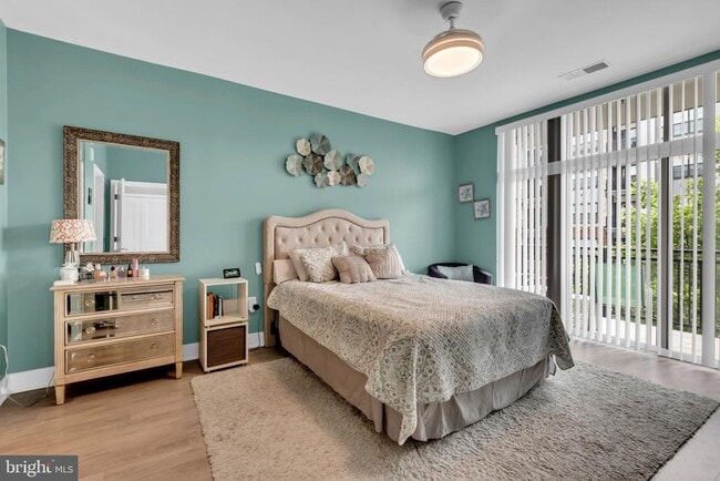 Building Photo - 145 Riverhaven Dr