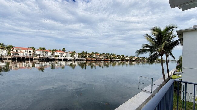 Building Photo - 2600 S Ocean Dr