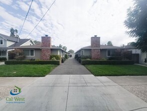 Building Photo - $2,695 - 2 BR/1BA Duplex-Downtown Willow G...