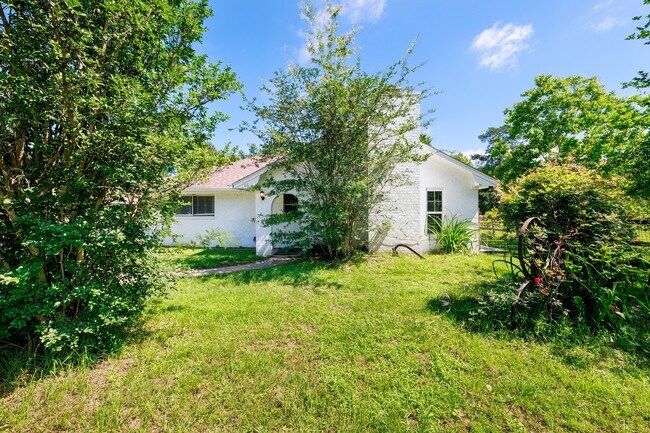 Building Photo - 12826 Hill Dr