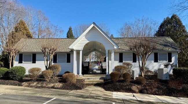 Building Photo - Two bedroom, 2.5 bath townhome in Ridge Creek, Whitsett