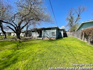 Building Photo - 338 Addax Dr
