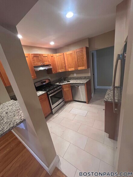 Building Photo - 76 Egmont St