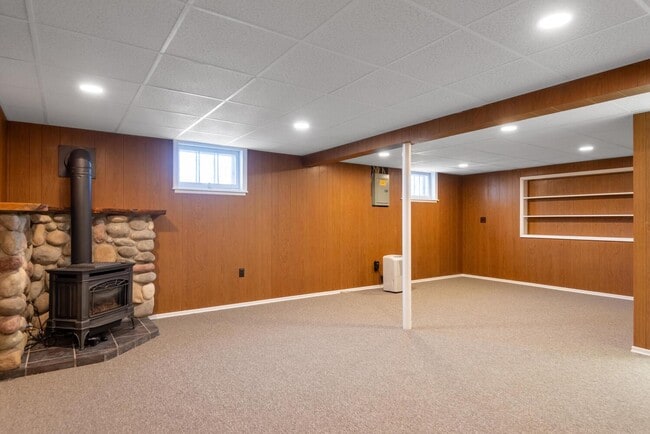Building Photo - 20 Grove Pl