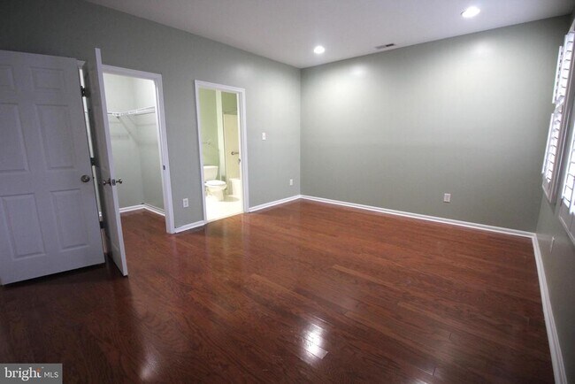 Building Photo - 151 Jackson St