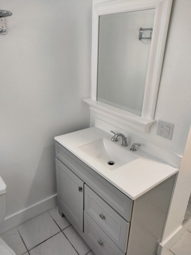 NEW VANITY - 477 2nd St S