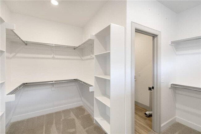 Building Photo - 1001 Laux Ln
