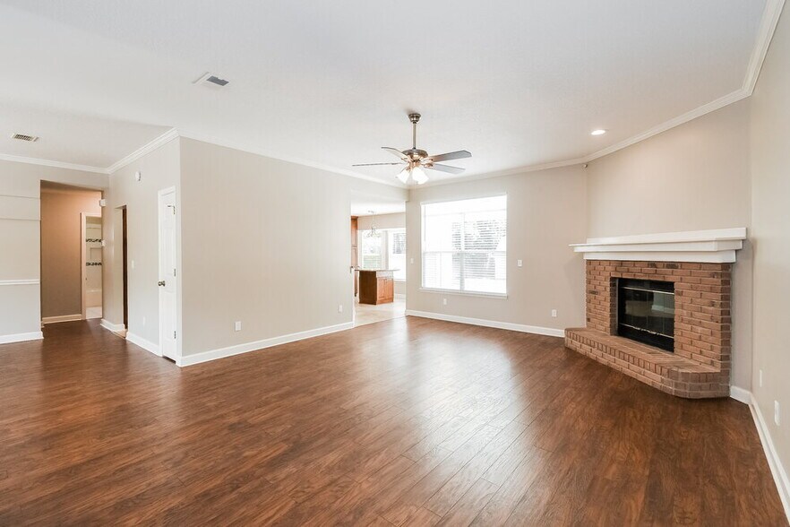 Building Photo - 1821 Weston Cir