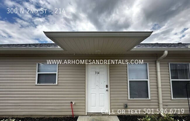 Primary Photo - 300 N 2nd St