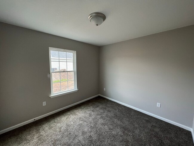 Building Photo - 7054 White Pine Ave