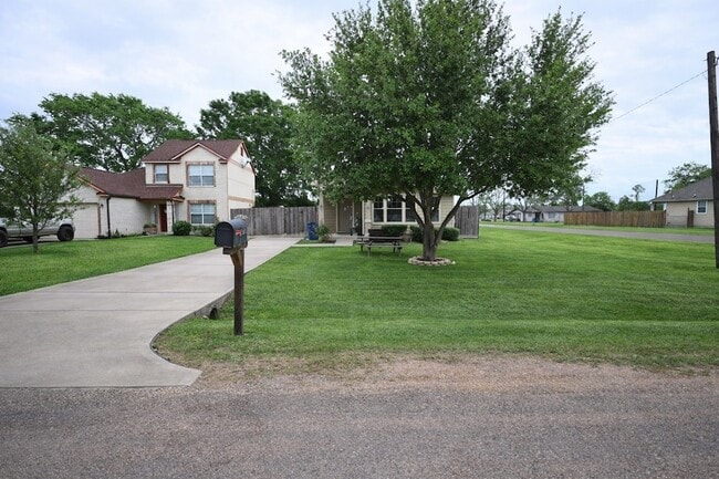 Building Photo - 250 7th St