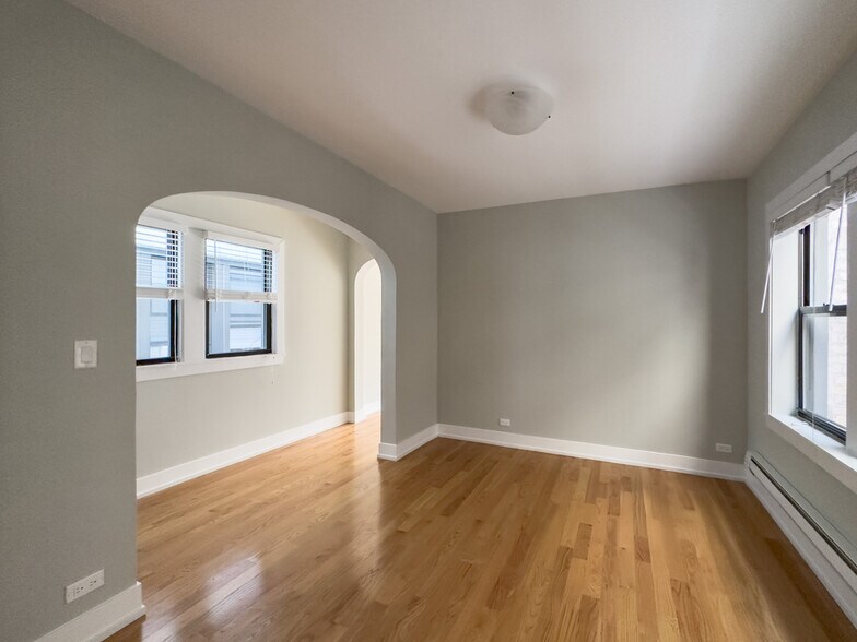 Building Photo - 814 Elm St