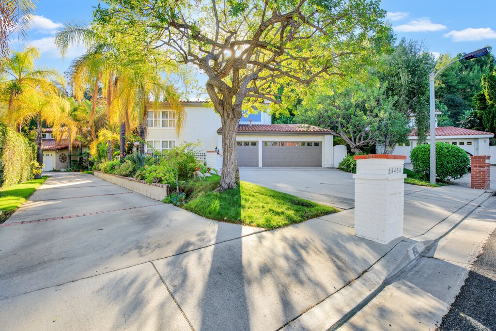 Building Photo - 23450 Park Hermosa