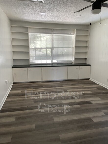 Building Photo - 473 Shiloh Dr