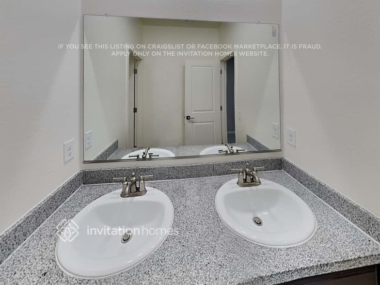 Building Photo - 18634 W Townley Ave