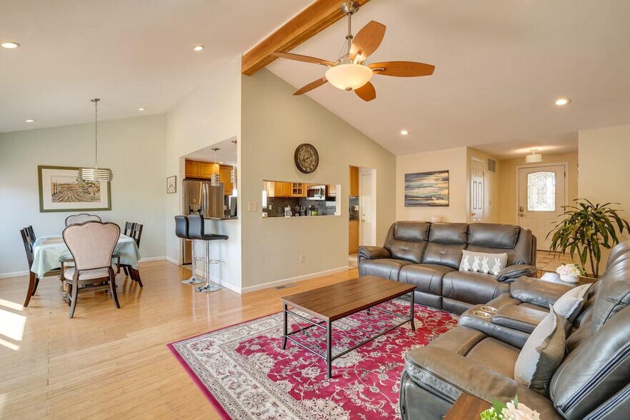 Building Photo - 420 Phoenix Cir